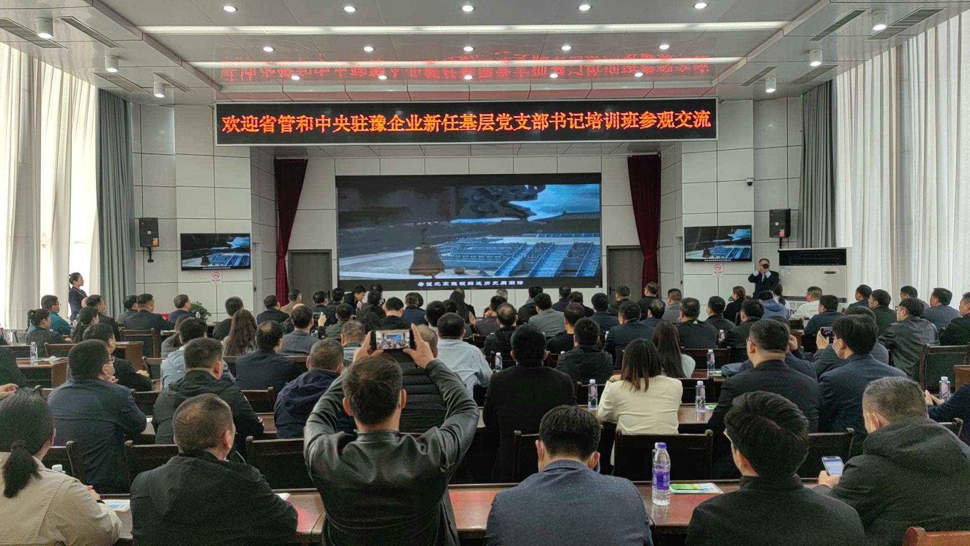 9852200b02493d753d565d175ff9ade.jpg 9852200b02493d753d565d175ff9ade.jpg