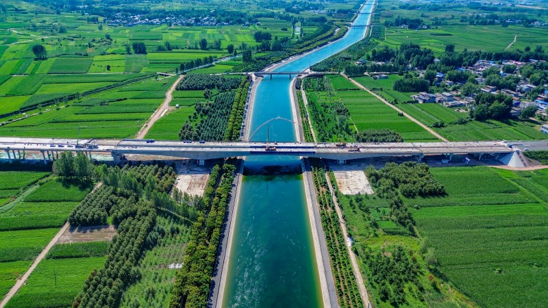 5、焦唐高速汝州至方城段項(xiàng)目跨南水北調(diào)大橋.jpg